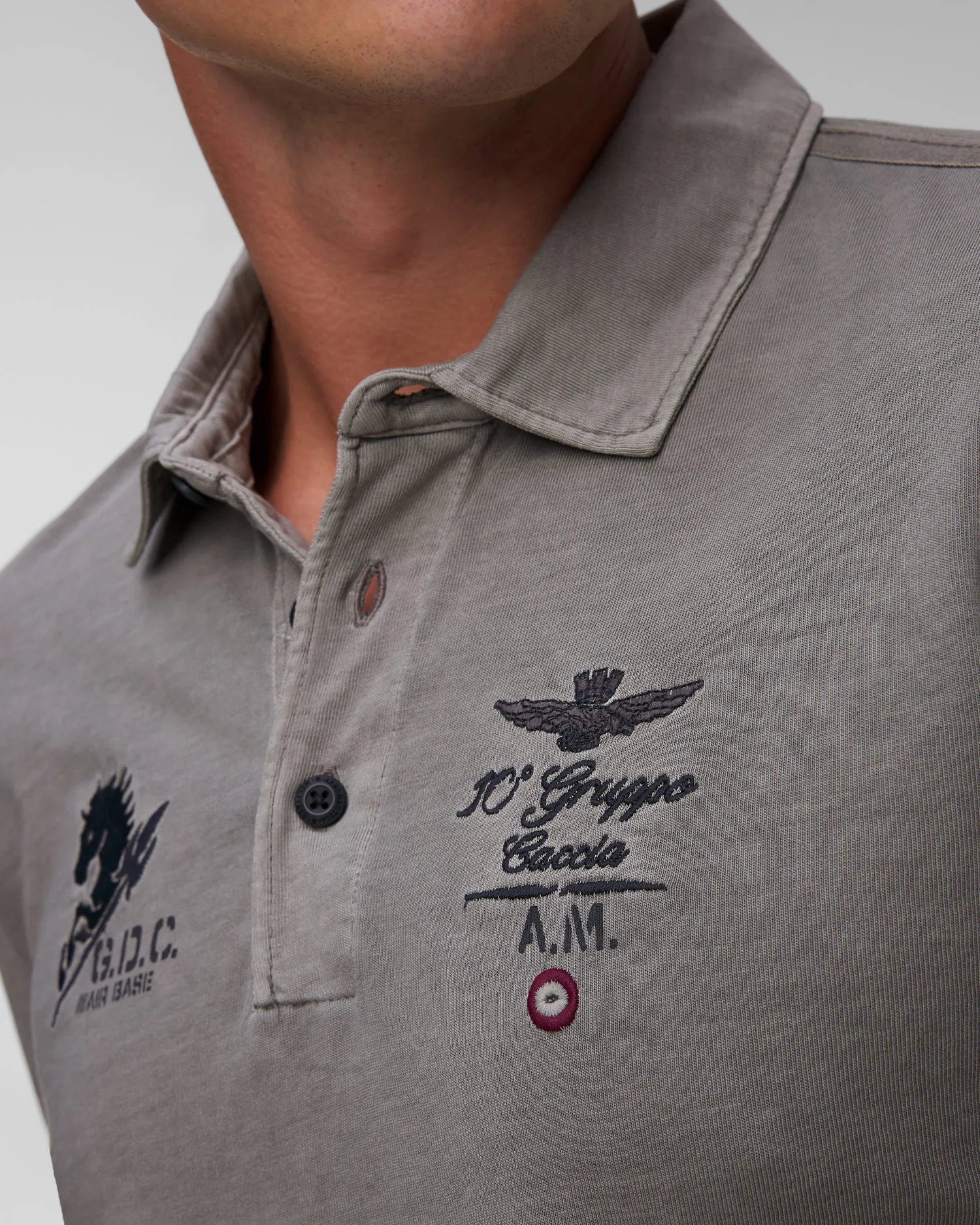 Maglietta a maniche lunghe grigio chiaro da uomo Aeronautica Militare 242PO1809J633-57580